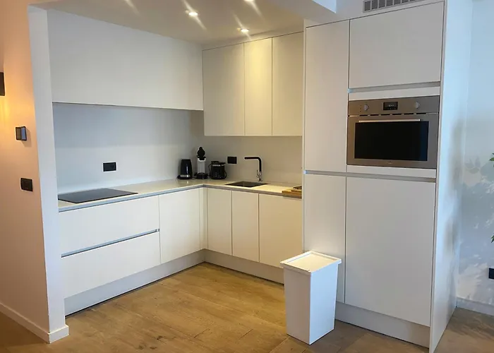 Апартаменти Bel Air - Renovated With Breathtaking Sea View T5